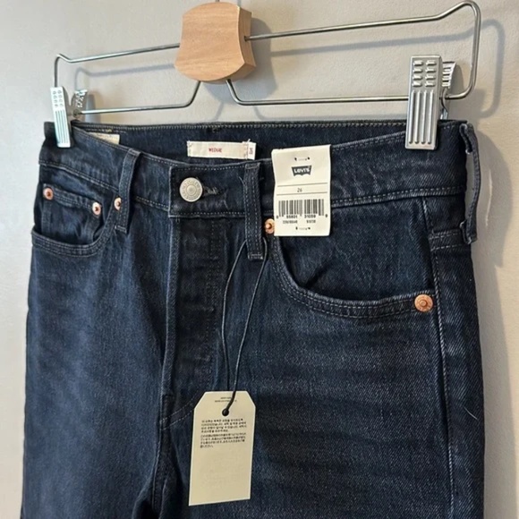 NWT Levis Womens Icon Wedgie Fit Denim Wild Bunch - Picture 3 of 13